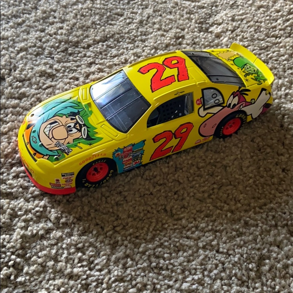 29 Cartoon Network 1:24
